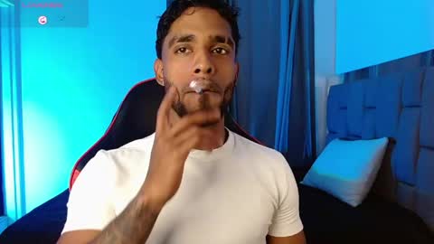 Snapshot of damiano_walker chatting on June 7, 4:05 am damiano_walker online show from June 7, 4:05 am