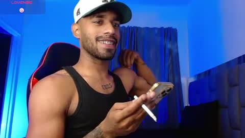 Snapshot of damiano_walker chatting on July 17, 3:35 am damiano_walker online show from July 17, 3:35 am