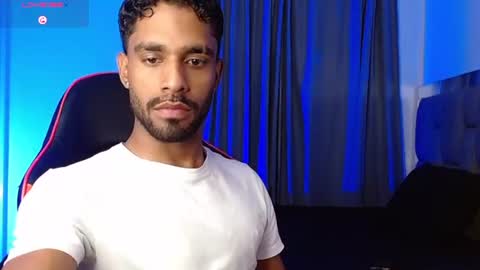 Snapshot of damiano_walker chatting on July 23, 6:00 am damiano_walker online show from July 23, 6:00 am