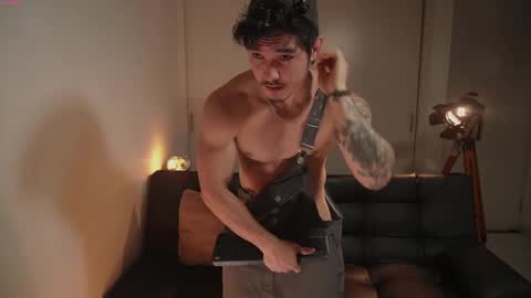 insta damn8   --------  online show from September 26, 11:53 pm