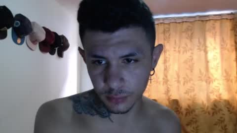 Snapshot of damiansexyboy69 chatting on November 11, 4:51 pm damiansexyboy69 online show from November 11, 4:51 pm