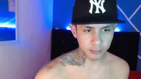 Snapshot of damiansexyboy69 chatting on November 20, 3:23 pm damiansexyboy69 online show from November 20, 3:23 pm