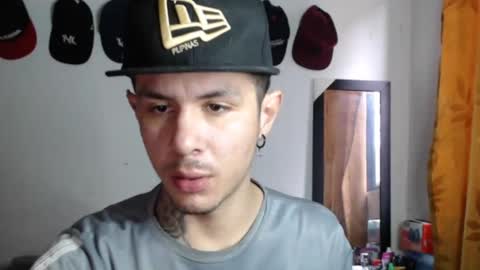 Snapshot of damiansexyboy69 chatting on December 2, 9:32 pm damiansexyboy69 online show from December 2, 9:32 pm