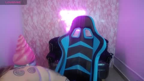 Damia online show from July 30, 1:10 pm
