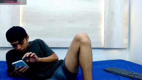 Snapshot of damibright chatting on December 10, 12:17 am LIAM online show from December 10, 12:17 am