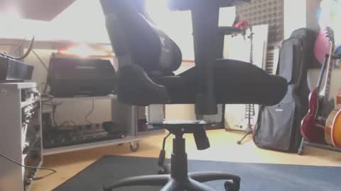 Snapshot of damien_000 chatting on March 4, 11:08 am Ray online show from March 4, 11:08 am