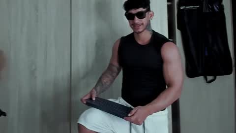 Snapshot of dammianmilleroficial chatting on September 29, 7:40 pm INSTAGRAM DAMMIANMILLEROFICIAL online show from September 29, 7:40 pm