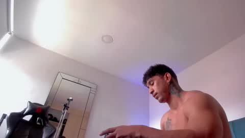 Snapshot of dammianmilleroficial chatting on October 31, 6:53 pm INSTAGRAM DAMMIANMILLEROFICIAL online show from October 31, 6:53 pm