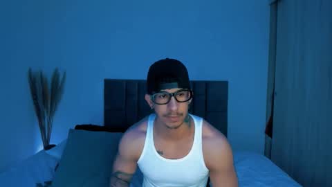 Snapshot of dammianmilleroficial chatting on November 26, 10:22 pm INSTAGRAM DAMMIANMILLEROFICIAL online show from November 26, 10:22 pm