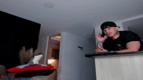 Snapshot of dammianmilleroficial chatting on December 4, 11:13 pm INSTAGRAM DAMMIANMILLEROFICIAL online show from December 4, 11:13 pm