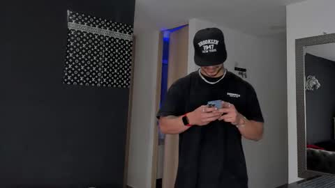 INSTAGRAM  DAMMIANMILLEROFICIAL online show from January 5, 5:27 pm