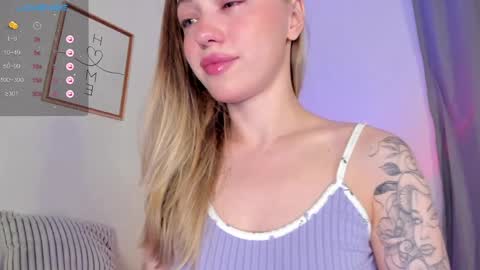Snapshot of damn_cutie chatting on April 1, 2:14 pm Tiana online show from April 1, 2:14 pm