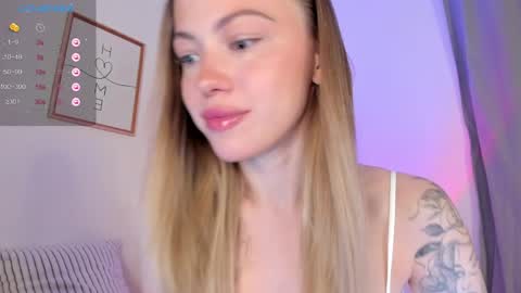 Snapshot of damn_cutie chatting on April 10, 2:33 pm Tiana online show from April 10, 2:33 pm