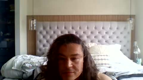 damnhotguy82 online show from July 18, 8:34 pm