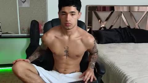 Snapshot of damon_333 chatting on September 23, 5:38 pm Damon online show from September 23, 5:38 pm