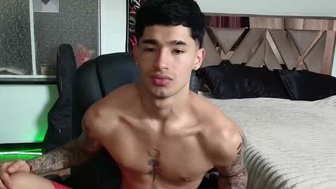 Snapshot of damon_333 chatting on September 28, 6:46 pm Damon online show from September 28, 6:46 pm