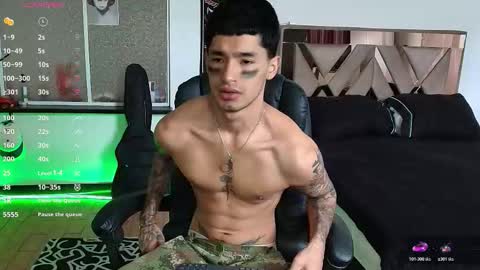 Snapshot of damon_333 chatting on October 31, 5:25 pm Damon online show from October 31, 5:25 pm