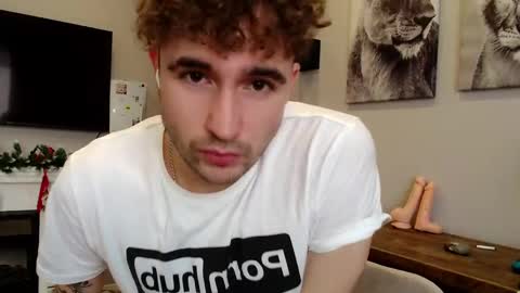 Snapshot of damon_522145 chatting on January 14, 6:34 am Alex online show from January 14, 6:34 am