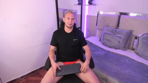 Damon bakert online show from January 3, 2:08 pm