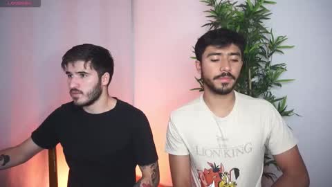 Snapshot of damon_frost chatting on October 6, 7:33 pm damon_frost online show from October 6, 7:33 pm