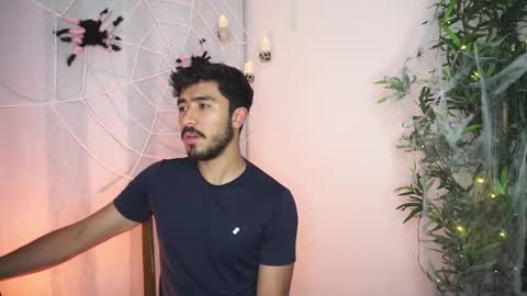 Snapshot of damon_frost chatting on October 15, 10:54 pm damon_frost online show from October 15, 10:54 pm