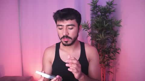 Snapshot of damon_frost chatting on November 18, 9:30 pm damon_frost online show from November 18, 9:30 pm