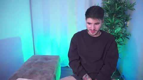 Snapshot of damon_frost chatting on November 25, 10:21 pm damon_frost online show from November 25, 10:21 pm