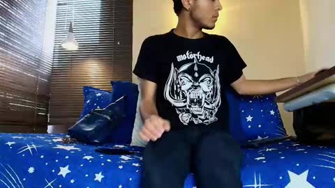 Damon  Salvatore online show from March 5, 7:10 pm