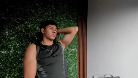 Snapshot of damon_sw chatting on November 27, 4:53 pm damon online show from November 27, 4:53 pm