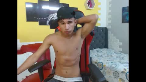 Snapshot of damondark_ chatting on March 10, 5:18 pm Damon online show from March 10, 5:18 pm