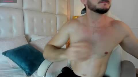 Snapshot of damonsantos chatting on October 13, 1:11 pm D A M O N online show from October 13, 1:11 pm