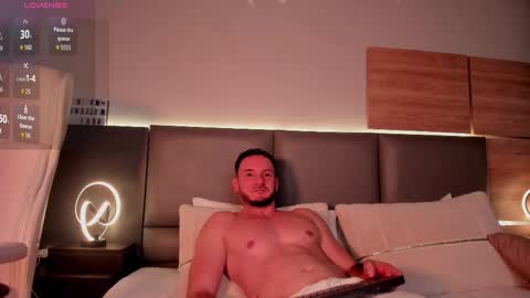 Snapshot of damonsantos chatting on October 22, 6:07 pm D A M O N online show from October 22, 6:07 pm