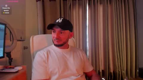 Snapshot of damonsantos chatting on October 23, 3:33 pm D A M O N online show from October 23, 3:33 pm