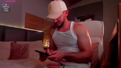 Snapshot of damonsantos chatting on November 11, 5:13 pm D A M O N online show from November 11, 5:13 pm