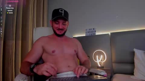 Snapshot of damonsantos chatting on November 15, 11:54 pm D A M O N online show from November 15, 11:54 pm