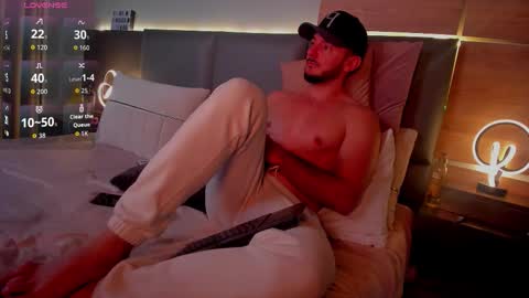 Snapshot of damonsantos chatting on November 16, 12:00 pm D A M O N online show from November 16, 12:00 pm