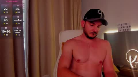 Snapshot of damonsantos chatting on November 29, 7:39 pm D A M O N online show from November 29, 7:39 pm