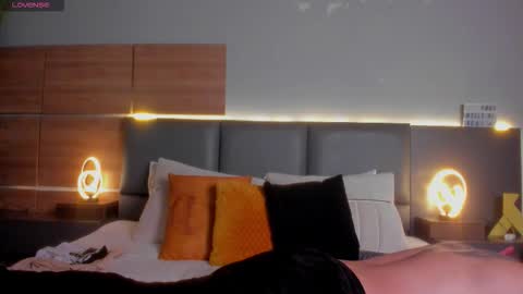 Snapshot of damonsantos chatting on December 14, 10:09 am D A M O N online show from December 14, 10:09 am