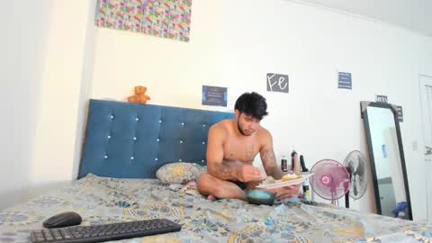 Snapshot of damonxxx1 chatting on January 24, 5:42 pm Damon online show from January 24, 5:42 pm