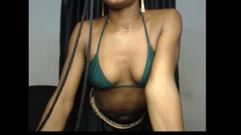 Snapshot of damsel8 chatting on February 23, 5:43 pm leah online show from February 23, 5:43 pm