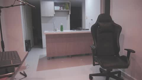 Snapshot of dan_and_daya chatting on November 14, 10:58 am AbyssVoid online show from November 14, 10:58 am