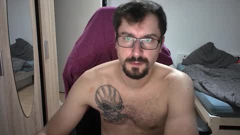 Snapshot of dan_the_man405 chatting on September 20, 7:04 pm King Dan online show from September 20, 7:04 pm