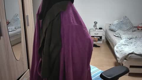 Snapshot of dan_the_man405 chatting on October 1, 8:37 pm King Dan online show from October 1, 8:37 pm