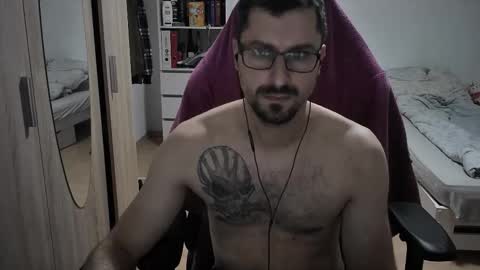 Snapshot of dan_the_man405 chatting on October 18, 7:14 pm King Dan online show from October 18, 7:14 pm