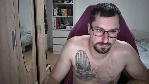 Snapshot of dan_the_man405 chatting on October 24, 6:48 pm King Dan online show from October 24, 6:48 pm