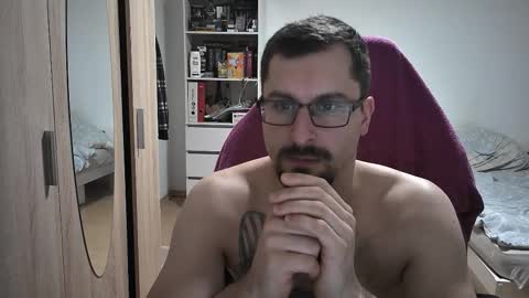 Snapshot of dan_the_man405 chatting on October 25, 6:57 pm King Dan online show from October 25, 6:57 pm