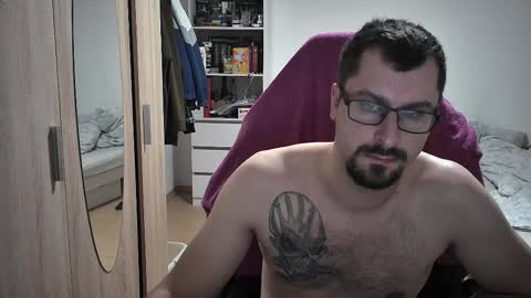 Snapshot of dan_the_man405 chatting on October 27, 8:13 pm King Dan online show from October 27, 8:13 pm