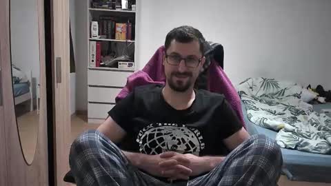 Snapshot of dan_the_man405 chatting on November 3, 7:37 pm King Dan online show from November 3, 7:37 pm