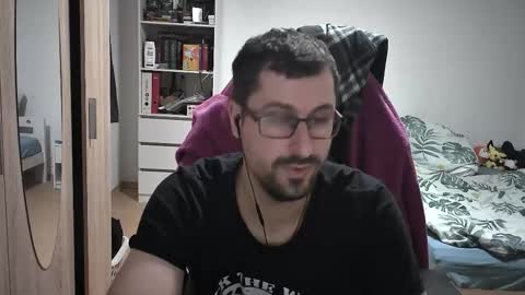 Snapshot of dan_the_man405 chatting on November 4, 8:19 pm King Dan online show from November 4, 8:19 pm