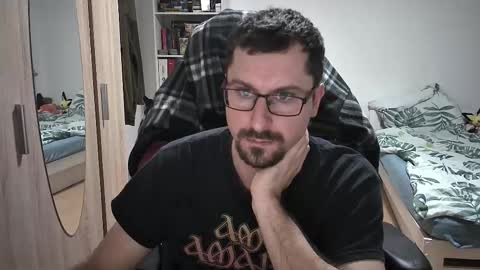 Snapshot of dan_the_man405 chatting on November 9, 7:34 pm King Dan online show from November 9, 7:34 pm